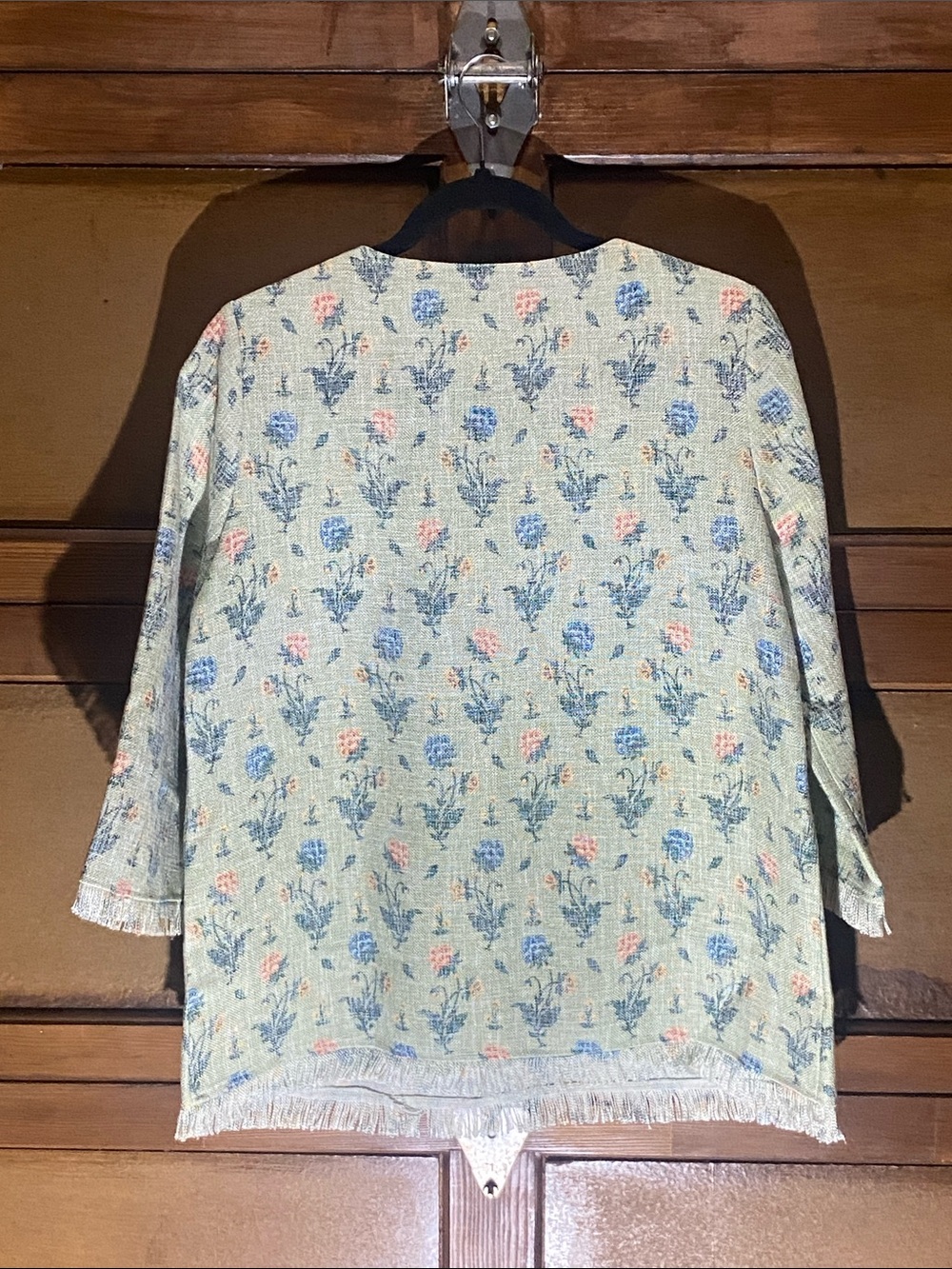 Tuckerneck Floral Jardin Tapestry Top with long Sleeves and Fringe Sz Small - Picture 3 of 6